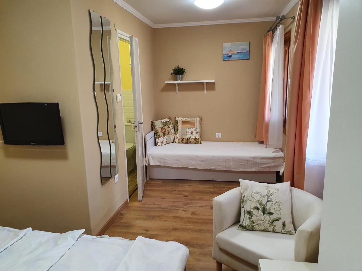 Muskatlis Haz Apartment Balatonlelle Bagian luar foto